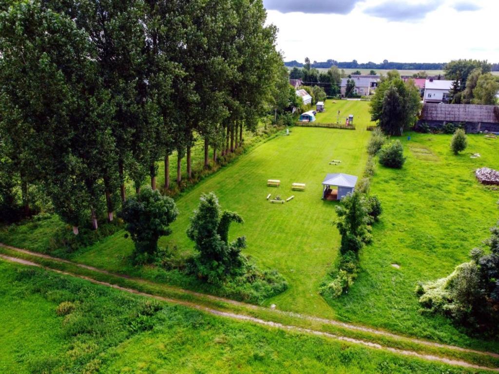 Hôtel Wilcza Nora - Pole Biwakowe à Dolistowo Nowe Extérieur photo
